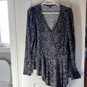 Melanie Lynne silver leopard top